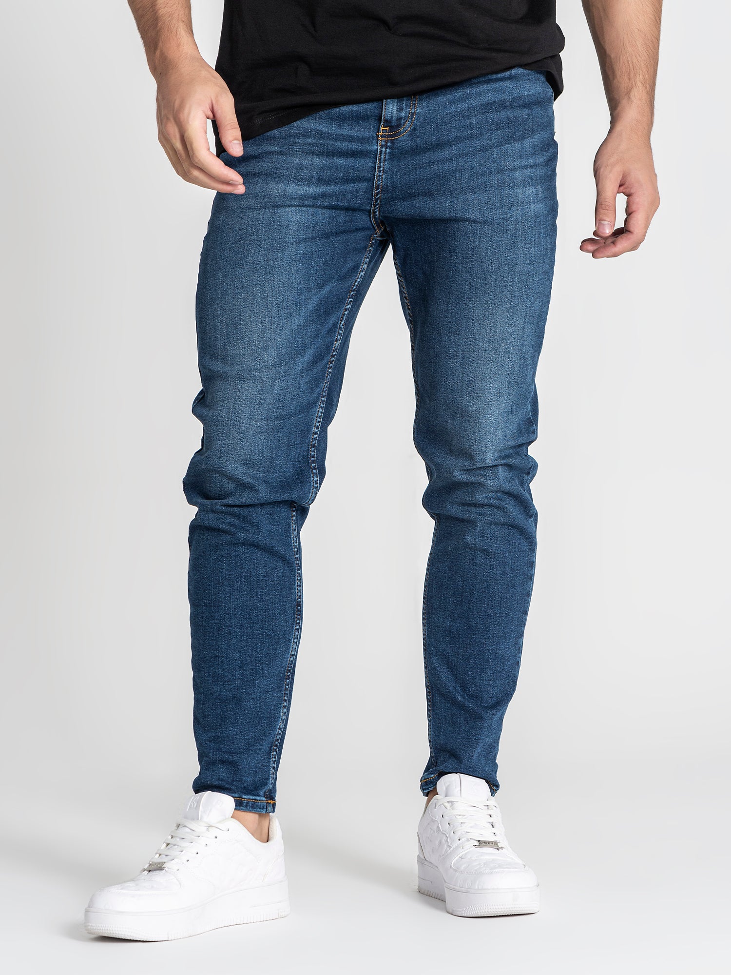 jeans / Dark Blue Carrot Leg Jeans